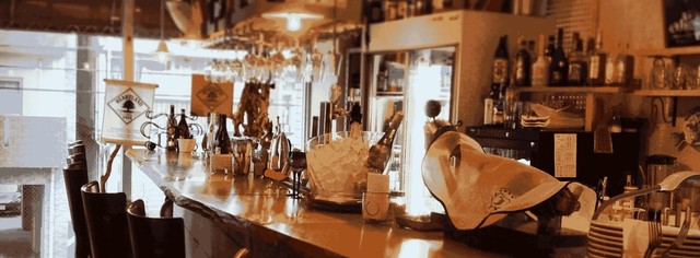 ワイン&タパス MURABALの店内