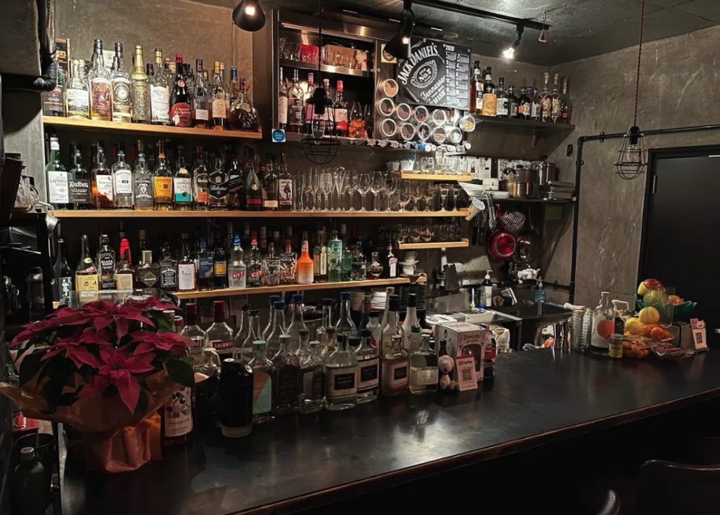 arcana Mixology&FlairBarの店内