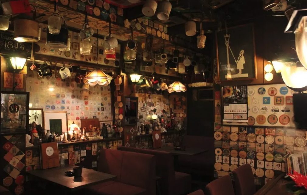 Cellar Lamplighterの店内