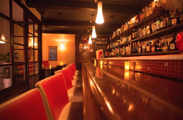 bar nagareの店内