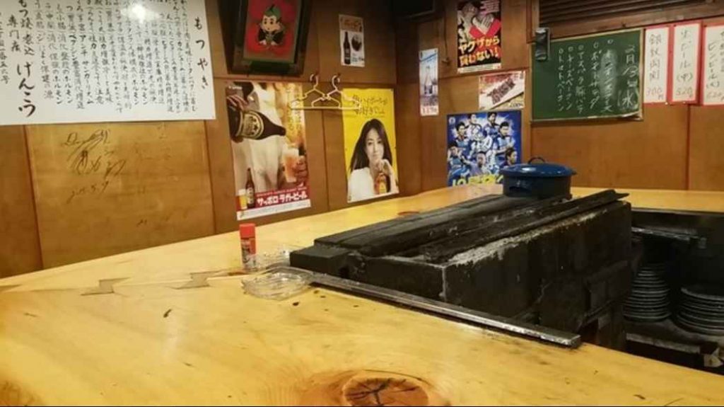 居酒屋げんこつの店内