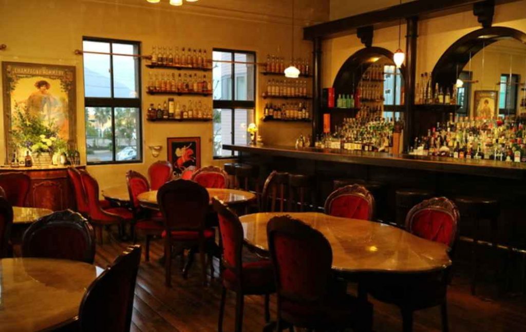 B.B.13 BAR(ビー.ビー. サーティーン バー)の店内